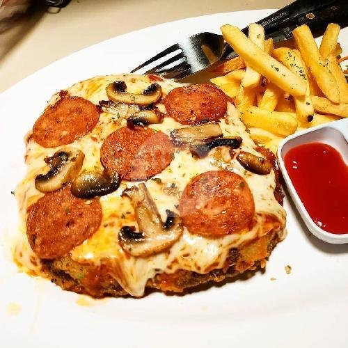 Chicken/Beef BBQ Pizza menu Mighty Melt Burger House, Denpasar