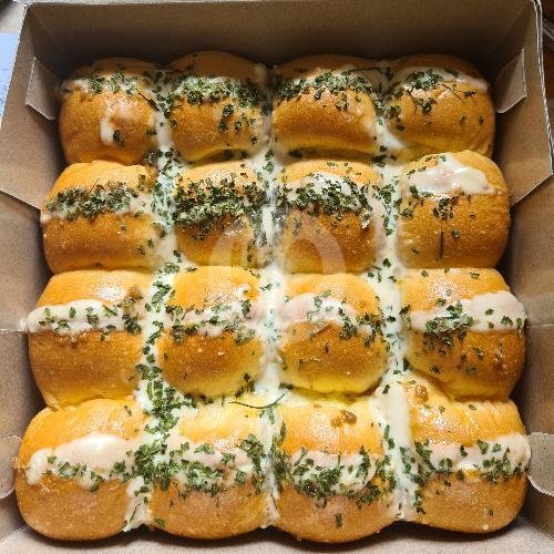 Korean Garlic Cheese Bread menu Niat Baik Bakery, Bungkarno
