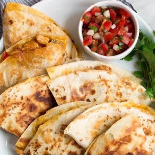 Spicy Chiken Quesadilla + Tomato salsa+herb mayo menu Paon Darmika, Sahadewa