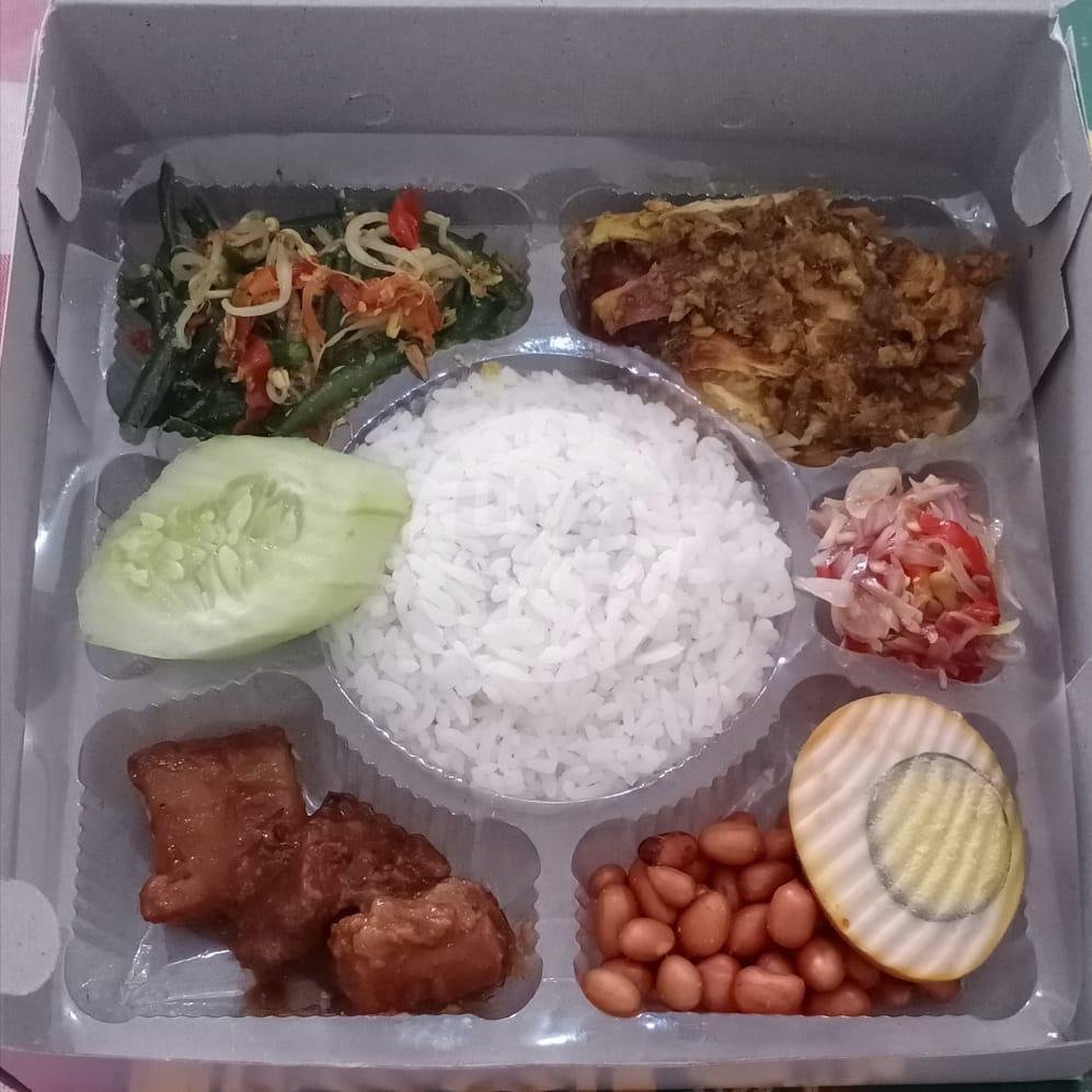 Nasi Kotak Ayam Tanpa Sate menu Nasi Ayam Betutu Bu Kadek Wati, Gatot Subroto Tengah