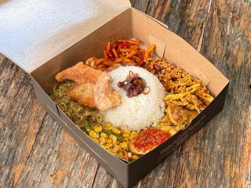 Nasi Kotak Campur Ayam Komplit + Kuah Undis menu Ayam Plecing Kampung, Renon