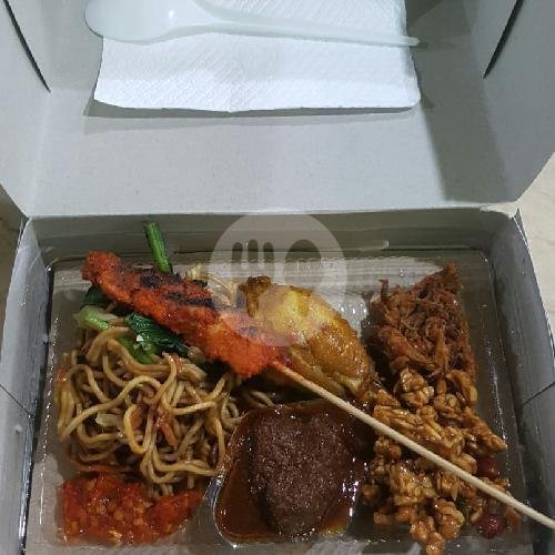 Nasi Box Campur menu Warung Zaenab, Sesetan