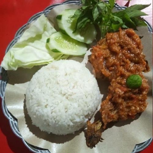 Nasi Ayam Penyet Kemangi menu Warung Bude Nur, Kerobokan