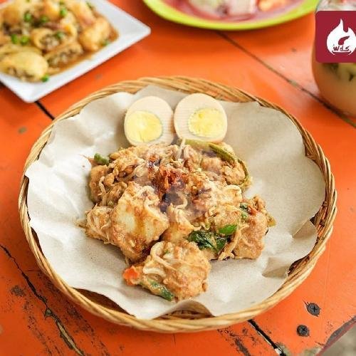 Tipat Cantok + Telur menu WDS WARUNG RUJAK DONG SOKA