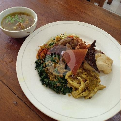 Nasi Babi Guling Komplit menu Warung Babi Guling Cahaya, Drupadi