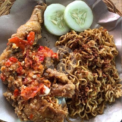 Ayam Geprek Plus Mie menu Warung Geprek Lv, Dalung Permai, Badung