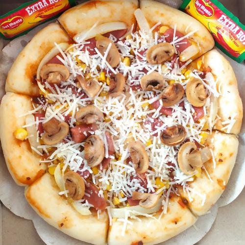Sausage Mushroom Cheddar Pizza Size 24-25 (Large) menu Hanaya Pizza, Selatan Pagutan