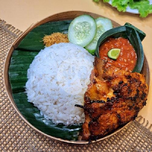 Paha Atas Bakar + Sambal + Nasi menu Ayam Bakar Maksu, Renon