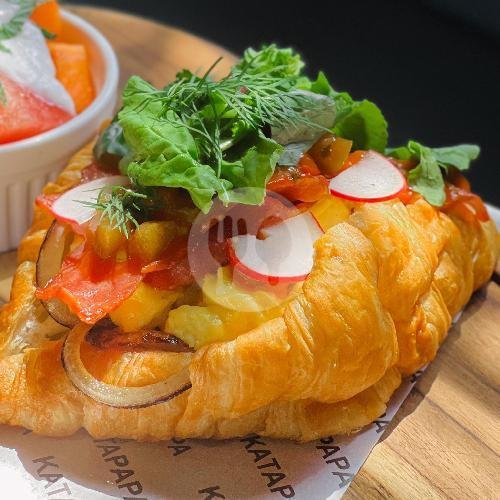 Croissant Bun menu Katapapa Coffee Canggu, Semer 2