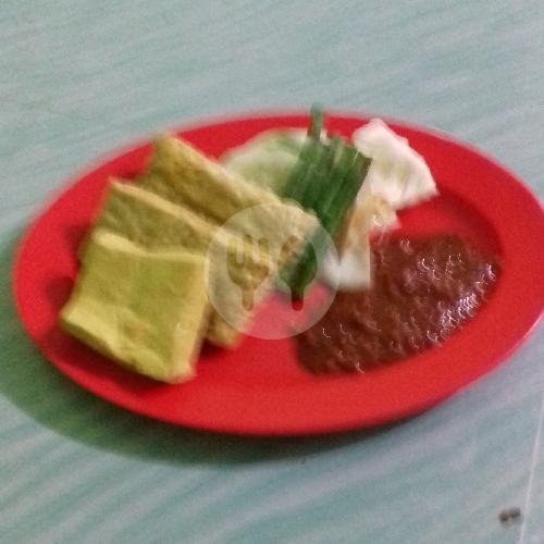 Lalapan Tahu Tempe Goreng menu Lalapan Podo Moro Oi, Selaparang