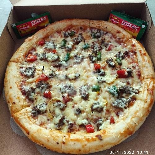 Premium Beef Peppers Mozarella Size 24-25 menu Hanaya Pizza, Selatan Pagutan
