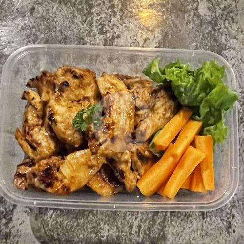 Grilled Chiken Steak 200 gram (Chicken Breast) Dada Ayam Grill + Vegetable menu HEROIC COFFEE & GRILL