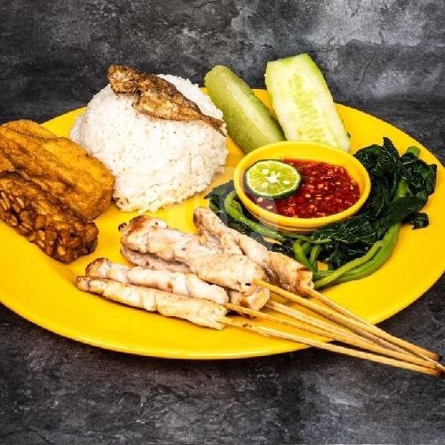 Nasi Tempong Sate Taichan menu Tempong Lalah, Tuban