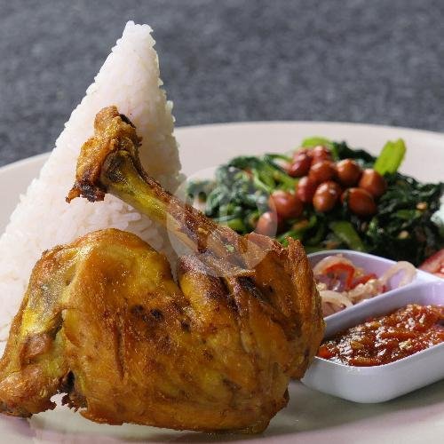 Ayam Melalung Goreng menu Warung Kita Dewi Sri, Kediri