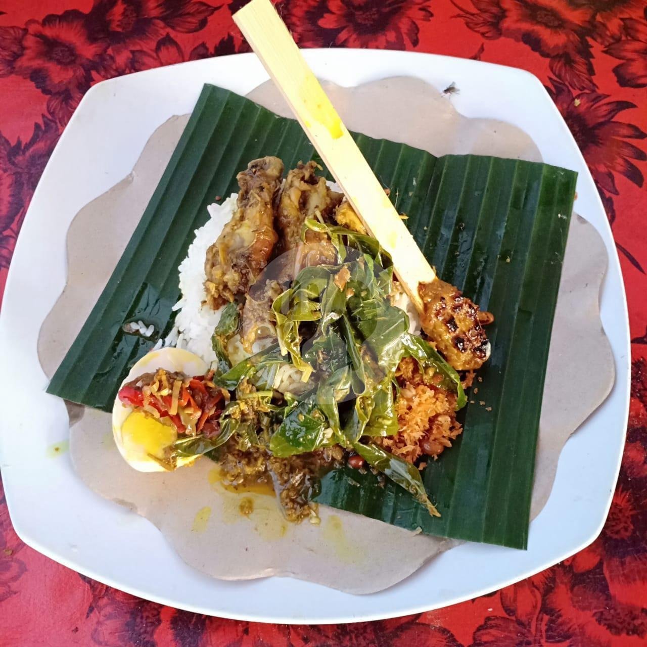 Nasi Ayam Betutu Besar menu Warung Wenten Babi Guling, Batubulan