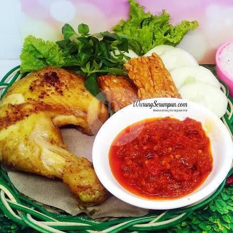 Nasi Lalapan Ayam Goreng menu Warung Wilda Rasa Jawa Muslim Banyuwangi, Gunung Soputan