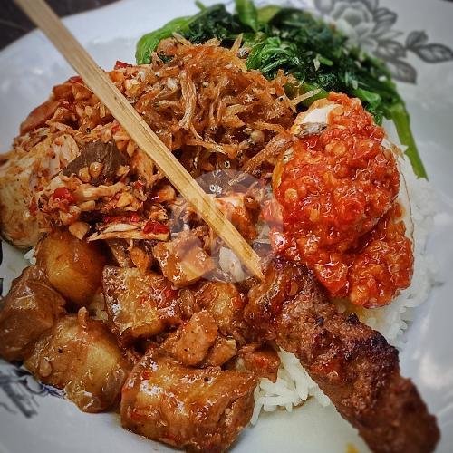 Nasi Campur Babi Kecap menu Pondok Man Ayu, Gunung Batur