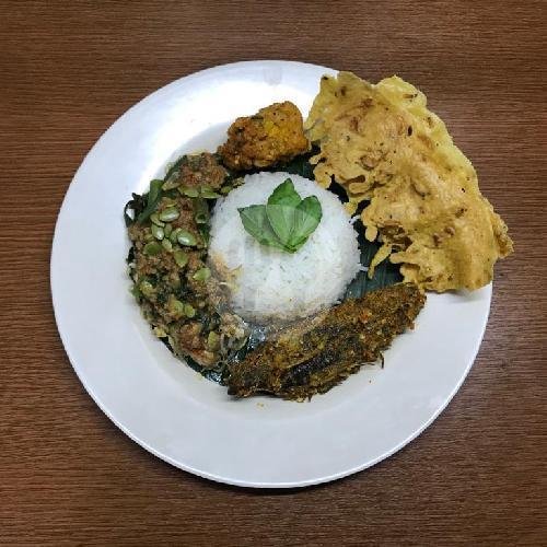 Nasi Pecel Pindang Bumbu Pedas menu Sego Pecel & Tumpang Yuk Sri Asli Nganjuk, Teuku Umar Barat