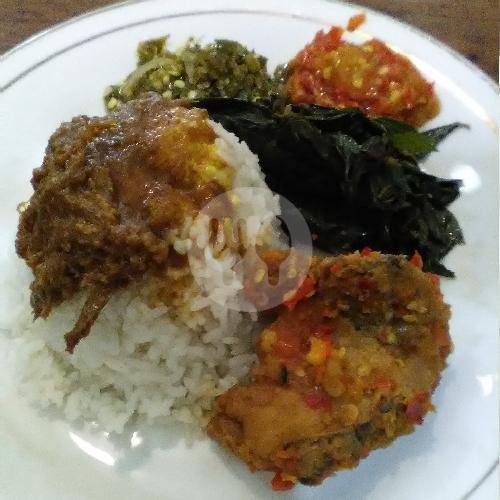 Nasi Ayam Balado menu Rumah Makan Minang Simpang Ampek, Buluh Indah