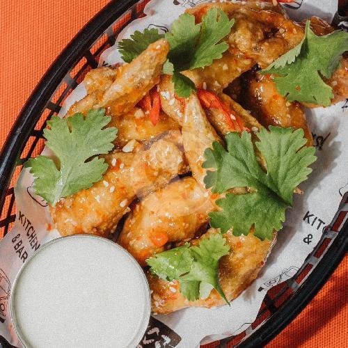 8 Chicken Wings menu Wings, Canggu
